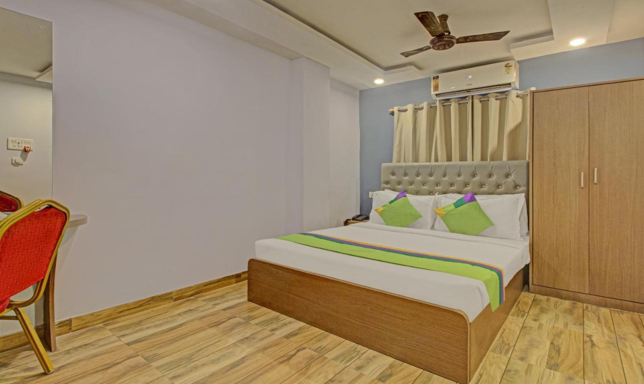 Hotel Royal Crowne Near Kolkata Airport Exteriör bild