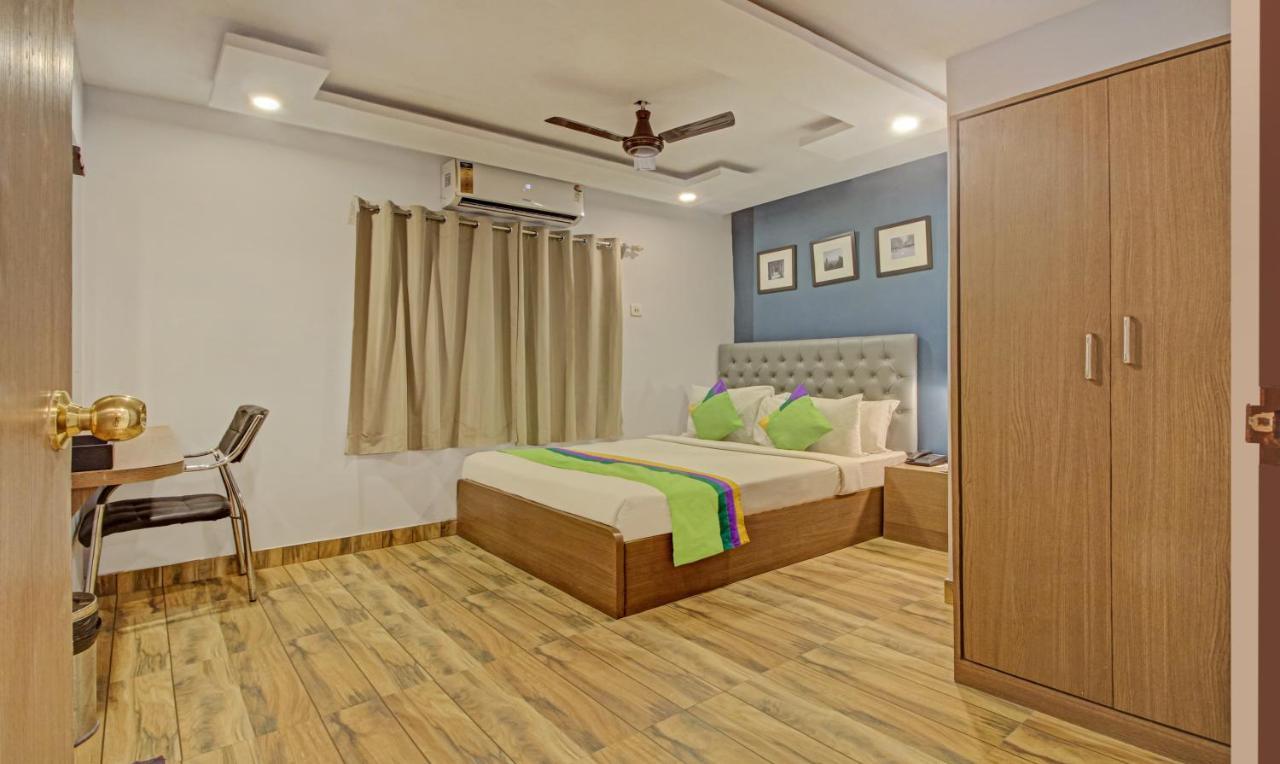 Hotel Royal Crowne Near Kolkata Airport Exteriör bild