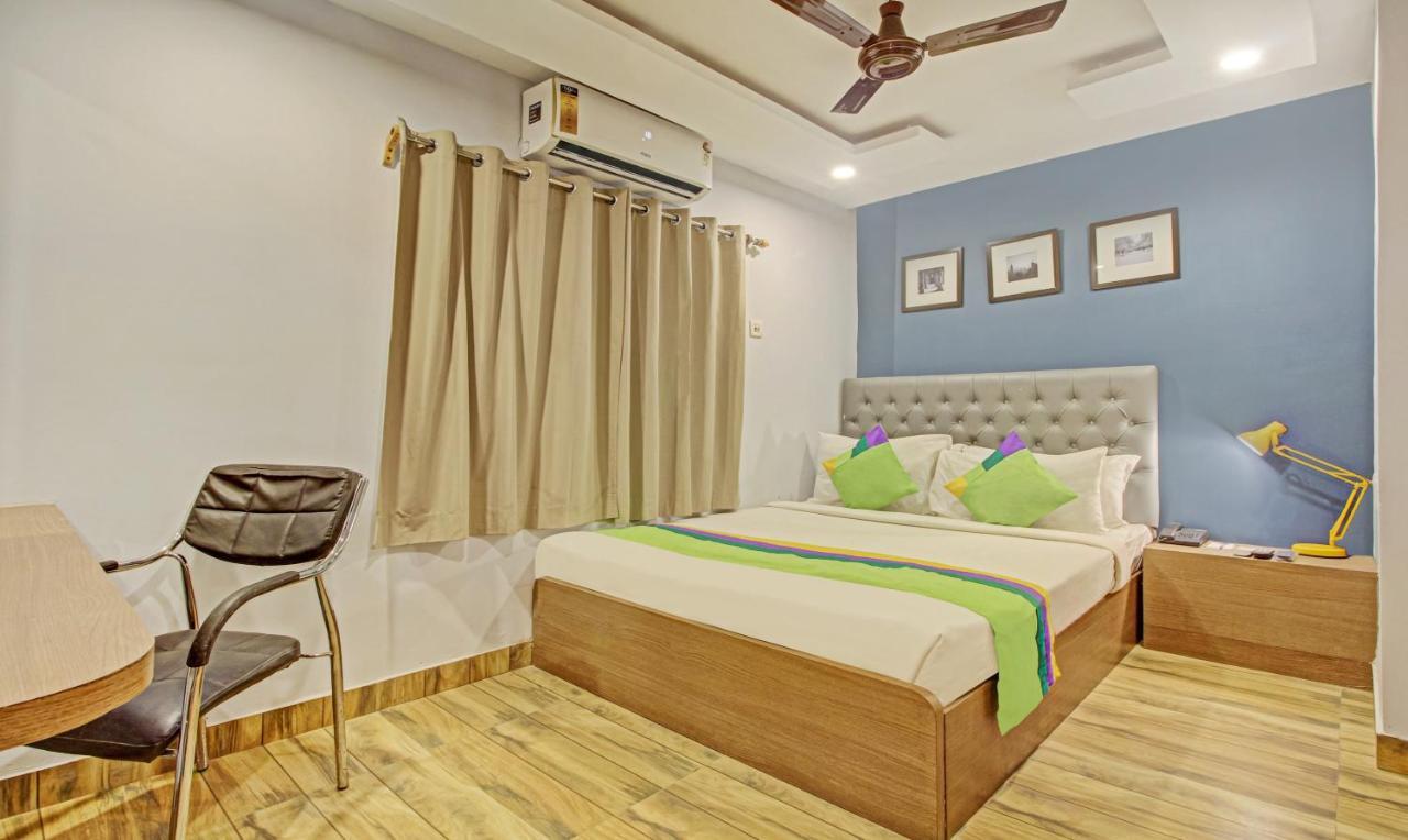 Hotel Royal Crowne Near Kolkata Airport Exteriör bild